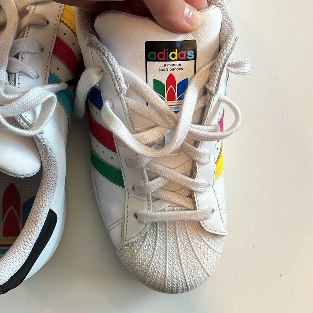 Adidas - men’s 6, rainbow stripe superstar - Picture 7 of 8